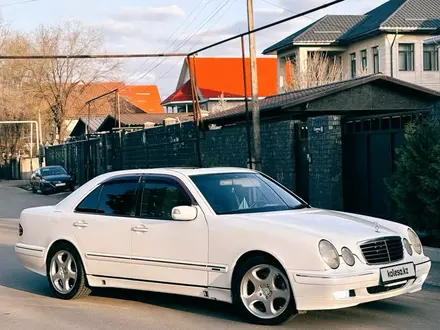 Mercedes-Benz E 320 2001 года за 6 100 000 тг. в Алматы – фото 2
