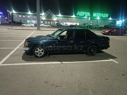 Mercedes-Benz E 220 1995 года за 1 500 000 тг. в Алматы – фото 3