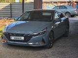 Hyundai Elantra 2022 года за 8 600 000 тг. в Алматы – фото 3
