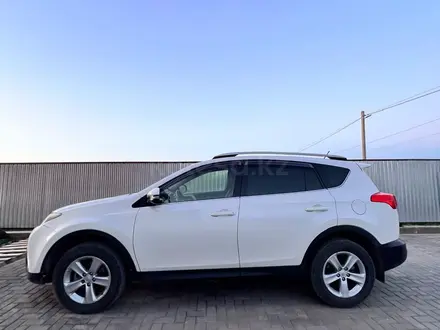 Toyota RAV4 2014 года за 7 500 000 тг. в Актобе