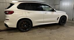 BMW X5 2019 года за 28 900 000 тг. в Уральск – фото 2