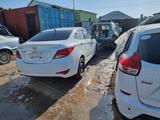 Hyundai Accent 2015 года за 1 000 000 тг. в Атырау – фото 2