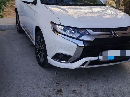 Mitsubishi Outlander 2022 года за 9 300 000 тг. в Актау