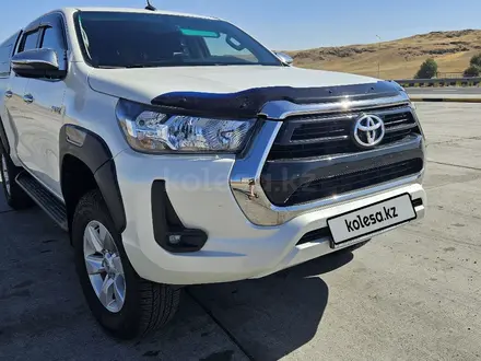 Toyota Hilux 2022 года за 23 000 000 тг. в Алматы – фото 9
