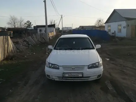 Toyota Camry Gracia 1998 года за 3 500 000 тг. в Семей – фото 2