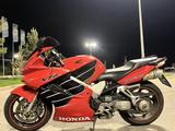 Honda  VFR 800 2002 годаүшін2 100 000 тг. в Тараз – фото 2