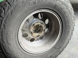Комплект колес на Toyota Land Cruiser 105 за 500 000 тг. в Караганда – фото 4