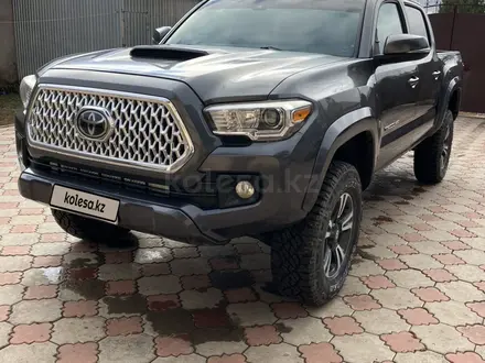 Toyota Tacoma 2019 года за 26 000 000 тг. в Астана