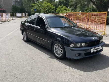 BMW 528 1997 года за 2 200 000 тг. в Алматы – фото 2
