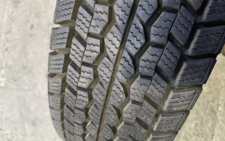 Резина грузовая 205/85 r16 Dunlop из Японии за 30 000 тг. в Алматы