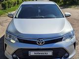 Toyota Camry 2015 годаүшін11 900 000 тг. в Петропавловск – фото 2