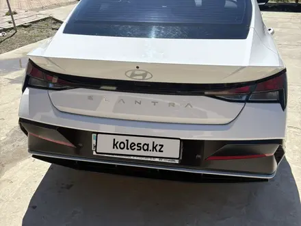 Hyundai Elantra 2024 года за 8 300 000 тг. в Атырау – фото 4
