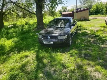 Volkswagen Passat 1998 года за 1 500 000 тг. в Талдыкорган – фото 4