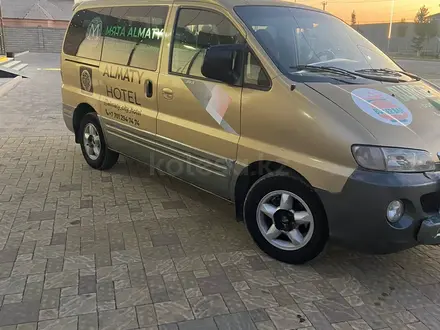 Hyundai Starex 2002 года за 2 550 000 тг. в Туркестан – фото 2