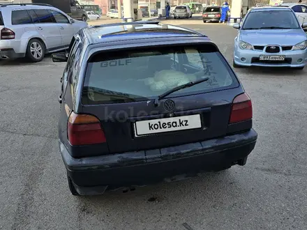 Volkswagen Golf 1995 года за 1 700 000 тг. в Алматы – фото 2