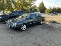 Mercedes-Benz E 320 1999 годаfor5 500 000 тг. в Шымкент