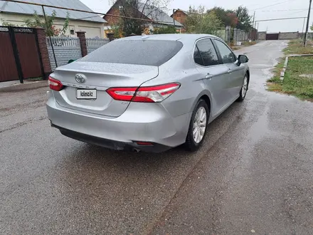 Toyota Camry 2020 года за 10 800 000 тг. в Алматы – фото 4