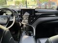 Toyota Camry 2020 года за 11 000 000 тг. в Алматы – фото 17