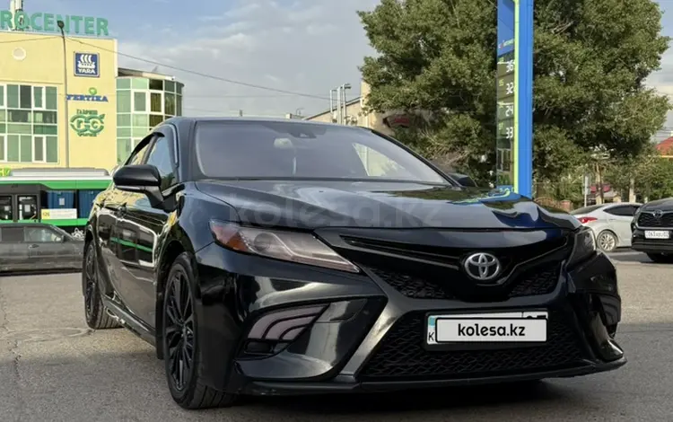 Toyota Camry 2020 года за 11 000 000 тг. в Алматы