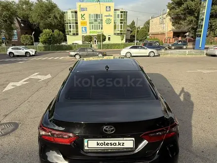Toyota Camry 2020 года за 11 000 000 тг. в Алматы – фото 26