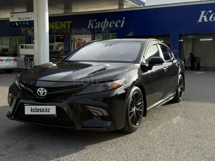 Toyota Camry 2020 года за 11 000 000 тг. в Алматы – фото 4
