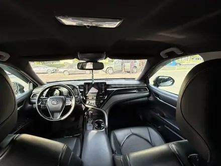 Toyota Camry 2020 года за 11 000 000 тг. в Алматы – фото 27