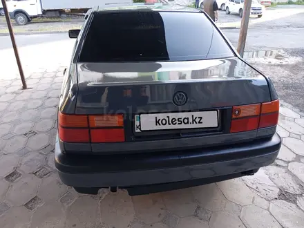 Volkswagen Vento 1993 года за 1 100 000 тг. в Шымкент – фото 2