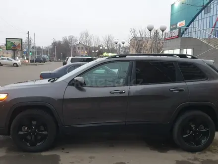 Jeep Cherokee 2019 года за 13 000 000 тг. в Алматы – фото 40