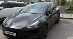 Tesla Model Y 2022 года за 21 000 000 тг. в Астана – фото 2