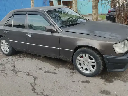 Mercedes-Benz E 230 1992 года за 1 400 000 тг. в Алматы – фото 3