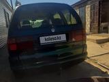 Volkswagen Sharan 1998 годаүшін1 000 000 тг. в Актобе – фото 2