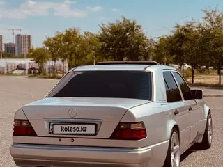 Mercedes-Benz E 320