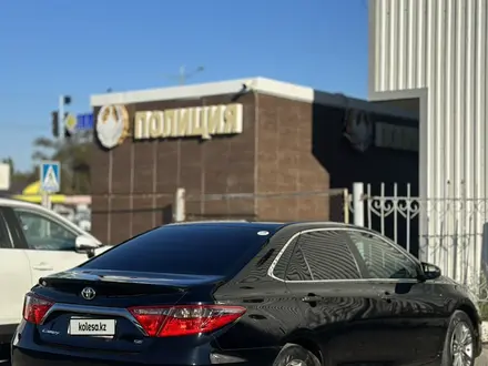 Toyota Camry 2015 года за 6 500 000 тг. в Атырау – фото 3