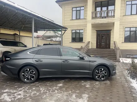 Hyundai Sonata 2023 года за 12 700 000 тг. в Алматы – фото 3