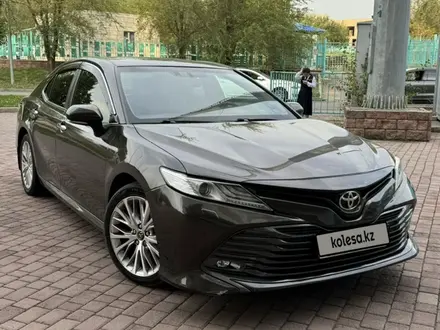 Toyota Camry 2018 года за 12 800 000 тг. в Алматы – фото 9