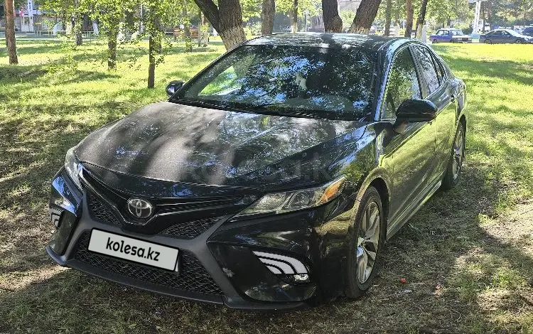 Toyota Camry 2018 годаfor13 200 000 тг. в Рудный