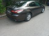 Toyota Camry 2018 годаүшін11 200 000 тг. в Караганда – фото 2