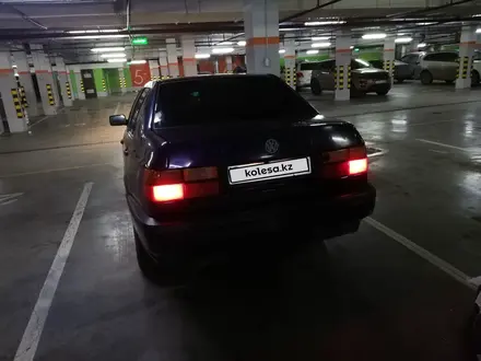 Volkswagen Vento 1995 года за 1 300 000 тг. в Астана – фото 2