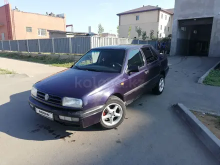 Volkswagen Vento 1995 года за 1 300 000 тг. в Астана – фото 4