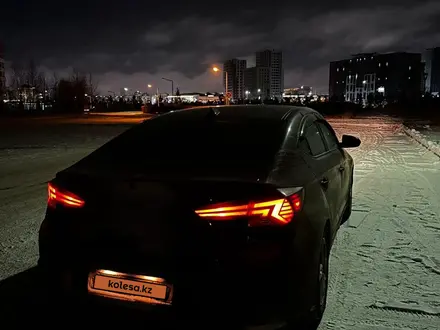 Hyundai Elantra 2018 года за 9 280 000 тг. в Астана – фото 3