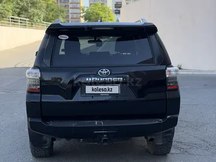 Toyota 4Runner 2017 года за 14 400 000 тг. в Актау – фото 2