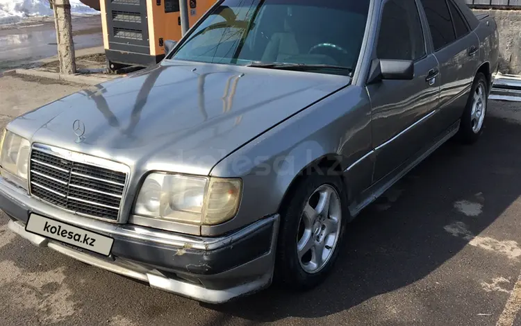 Mercedes-Benz E 220 1994 года за 1 550 000 тг. в Алматы