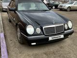 Mercedes-Benz E 230 1997 года за 2 700 000 тг. в Кокшетау – фото 3