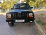 Jeep Cherokee 1999 годаүшін7 000 000 тг. в Сатпаев