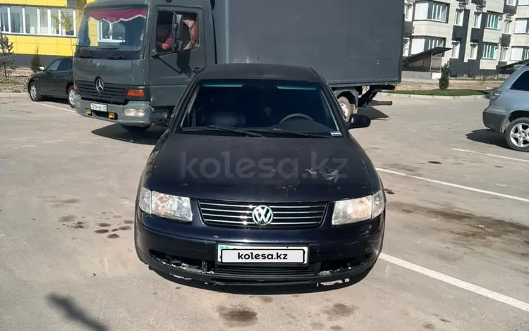 Volkswagen Passat 1998 годаүшін1 450 000 тг. в Алматы