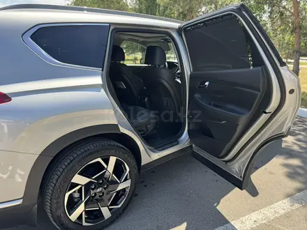 Hyundai Santa Fe 2023 года за 18 490 000 тг. в Костанай – фото 28