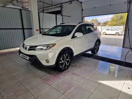 Toyota RAV4 2015 года за 10 000 000 тг. в Актобе