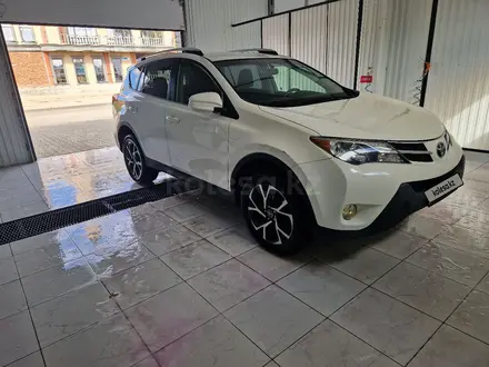 Toyota RAV4 2015 года за 10 000 000 тг. в Актобе – фото 3