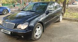 Mercedes-Benz C 240 2000 года за 2 700 000 тг. в Экибастуз – фото 2