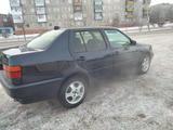 Volkswagen Vento 1994 года за 1 500 000 тг. в Жезказган – фото 4